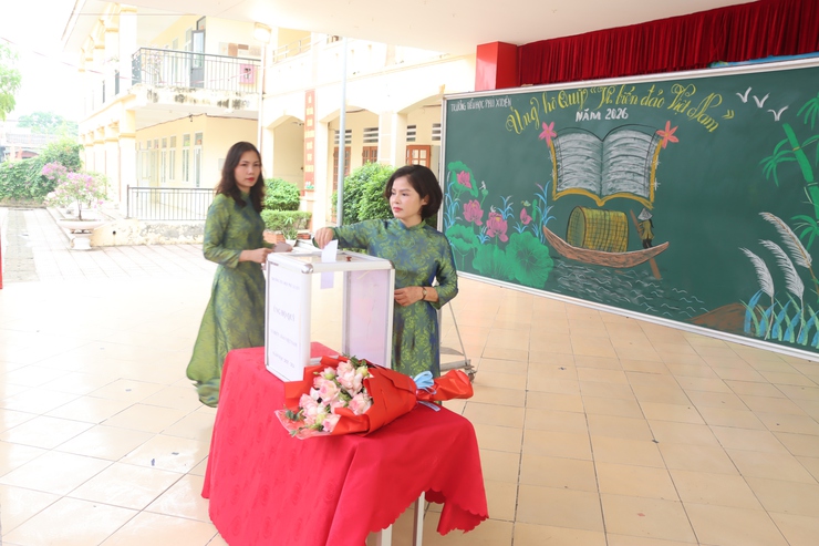 Ấn tượng chương trình “Ngày hội môi trường xanh – lan tỏa văn hóa đọc” tại trường tiểu học Phú Xuyên- Ảnh 3.