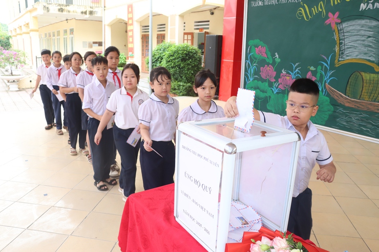 Ấn tượng chương trình “Ngày hội môi trường xanh – lan tỏa văn hóa đọc” tại trường tiểu học Phú Xuyên- Ảnh 5.