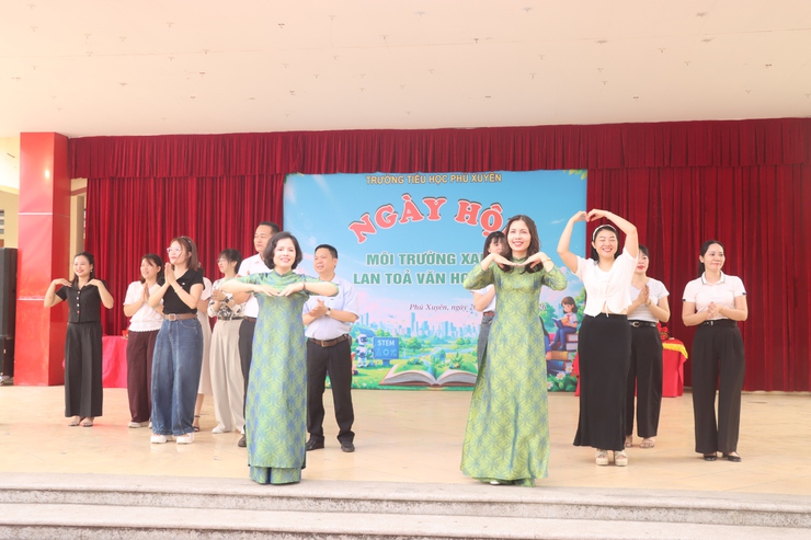 Ấn tượng chương trình “Ngày hội môi trường xanh – lan tỏa văn hóa đọc” tại trường tiểu học Phú Xuyên- Ảnh 8.