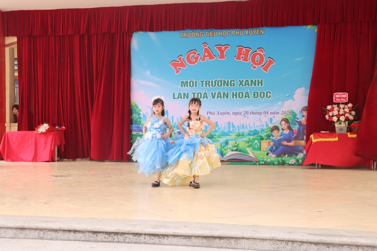 Ấn tượng chương trình “Ngày hội môi trường xanh – lan tỏa văn hóa đọc” tại trường tiểu học Phú Xuyên- Ảnh 10.
