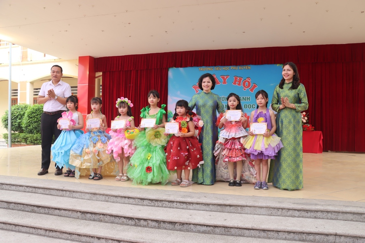 Ấn tượng chương trình “Ngày hội môi trường xanh – lan tỏa văn hóa đọc” tại trường tiểu học Phú Xuyên- Ảnh 16.