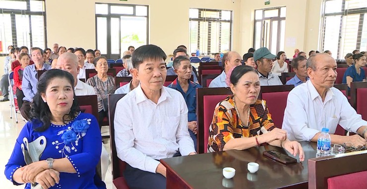 Phúc Thọ kỷ niệm 28 năm Ngày Người khuyết tật Việt Nam, ra mắt CLB "Thanh niên khuyết tật Khát vọng"- Ảnh 5.