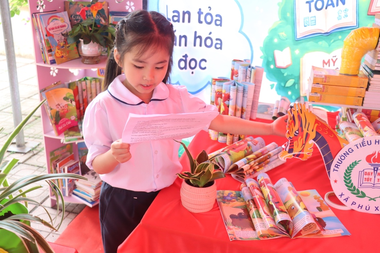 Ấn tượng chương trình “Ngày hội môi trường xanh – lan tỏa văn hóa đọc” tại trường tiểu học Phú Xuyên- Ảnh 23.