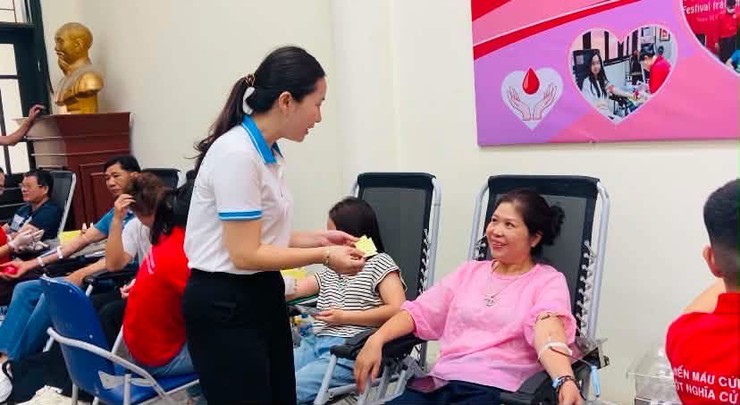 Phúc Thọ: Tiếp nhận 374 đơn vị máu trong đợt hiến máu tình nguyện đầu năm 2026- Ảnh 5.