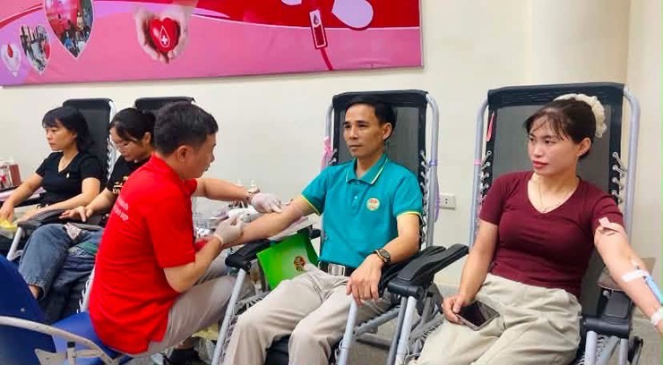 Phúc Thọ: Tiếp nhận 374 đơn vị máu trong đợt hiến máu tình nguyện đầu năm 2026- Ảnh 7.