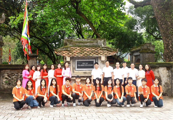 Trường THCS Hợp Thanh thưởng chuyến hành trình về Cố Đô Hoa Lư  cho học sinh giỏi xuất sắc.- Ảnh 3.