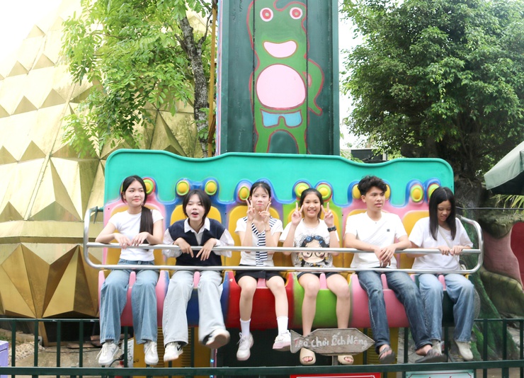 Trường THCS Hợp Thanh thưởng chuyến hành trình về Cố Đô Hoa Lư  cho học sinh giỏi xuất sắc.- Ảnh 9.