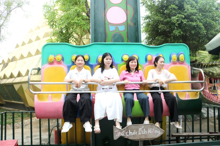 Trường THCS Hợp Thanh thưởng chuyến hành trình về Cố Đô Hoa Lư  cho học sinh giỏi xuất sắc.- Ảnh 10.