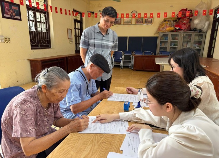 Nụ cười của người dân là hạnh phúc của tổ lưu động số- Ảnh 1.