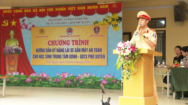 Hướng dẫn kỹ năng lái xe gắn máy an toàn cho học sinh trung học phổ thông.- Ảnh 1.