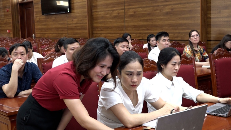 Xã Mỹ Đức nâng cao kỹ năng ứng dụng công nghệ trí tuệ nhân tạo (AI) trong hoạt động công vụ- Ảnh 9.