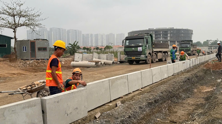 Chủ tịch UBND thành phố Hà Nội kiểm tra tiến độ dự án nâng cấp, mở rộng đường 70- Ảnh 6.