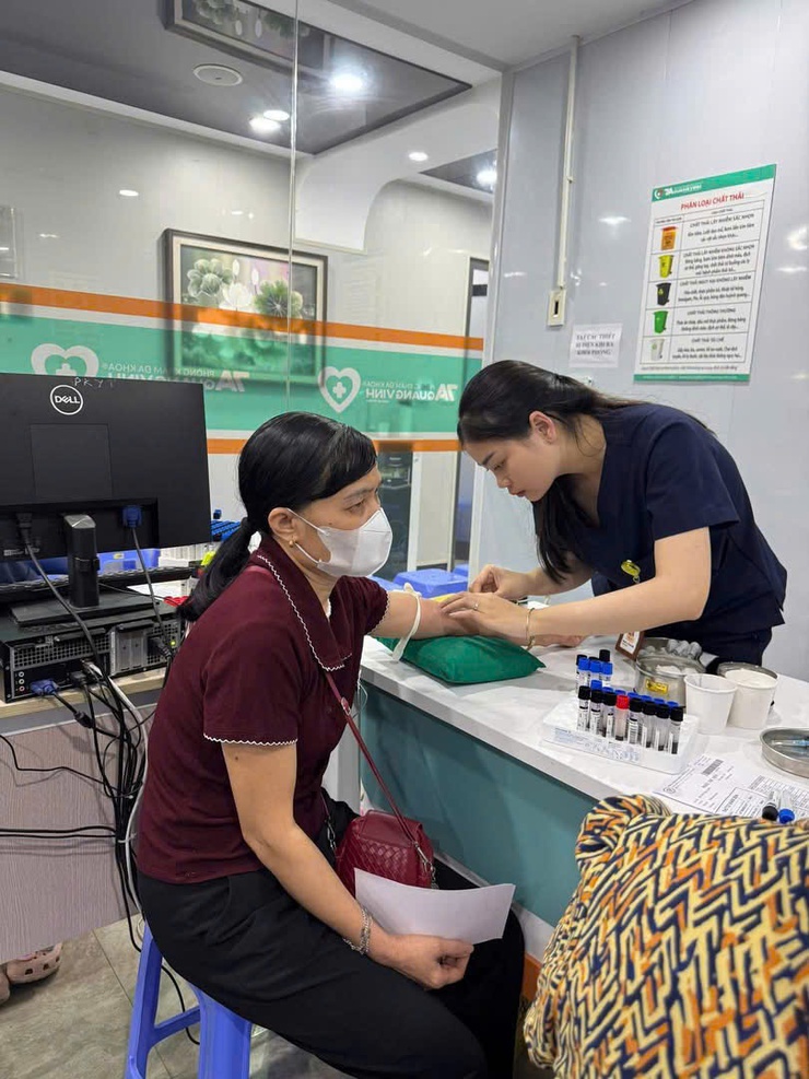 Hội LHPN xã Thanh Trì tổ chức khám sức khỏe, tư vấn miễn phí cho hội viên phụ nữ- Ảnh 1.