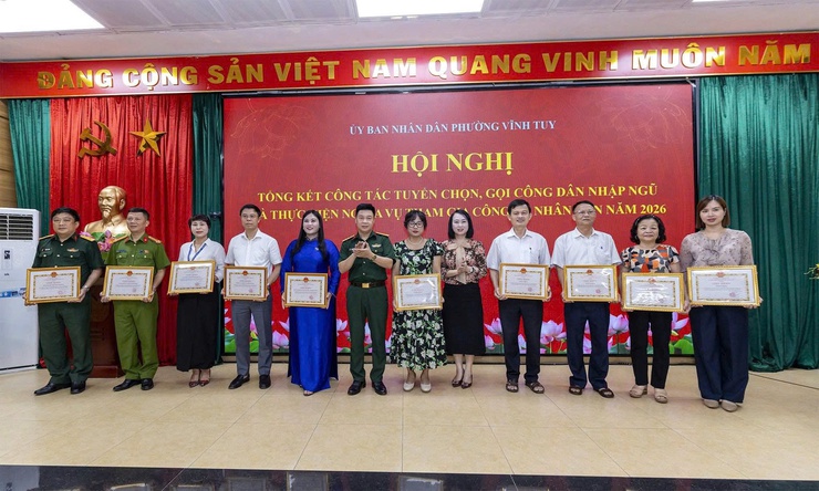 Phường Vĩnh Tuy tổng kết công tác tuyển, gọi công dân nhập ngũ năm 2026- Ảnh 3.