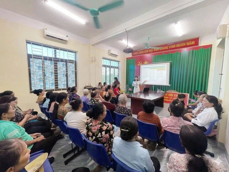 Chương trình truyền thông và khám sức khỏe với chủ đề “Khỏe tuổi già – An nhiên hạnh phúc”.- Ảnh 3.