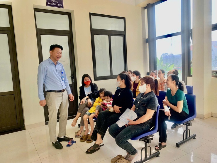 Chương trình truyền thông và khám sức khỏe với chủ đề “Khỏe tuổi già – An nhiên hạnh phúc”.- Ảnh 4.