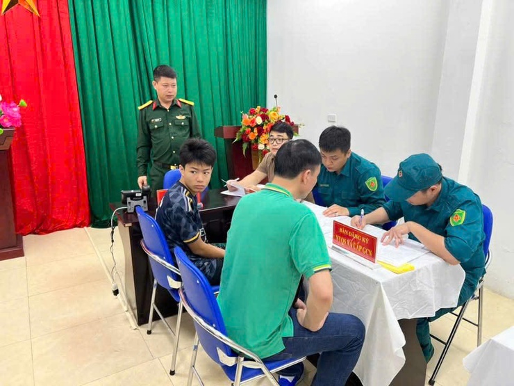 Phường Vĩnh Tuy tổ chức đăng ký nghĩa vụ quân sự, quân nhân dự bị, phương tiện kỹ thuật dự bị và dân quân tự vệ năm 2026- Ảnh 3.