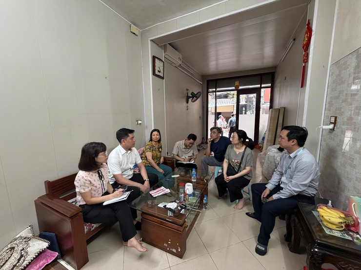 Các tổ công tác tuyên truyền giải phóng mặt bằng cầu Trần Hưng Đạo tiếp tục ra quân trong ngày 20/4- Ảnh 4.