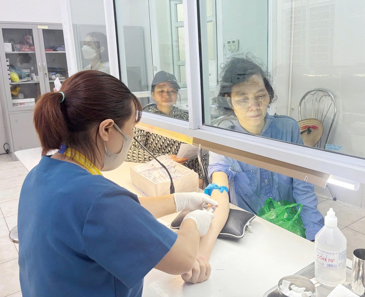 Trạm Y tế xã Sóc Sơn chung tay chăm sóc sức khỏe người khuyết tật- Ảnh 5.