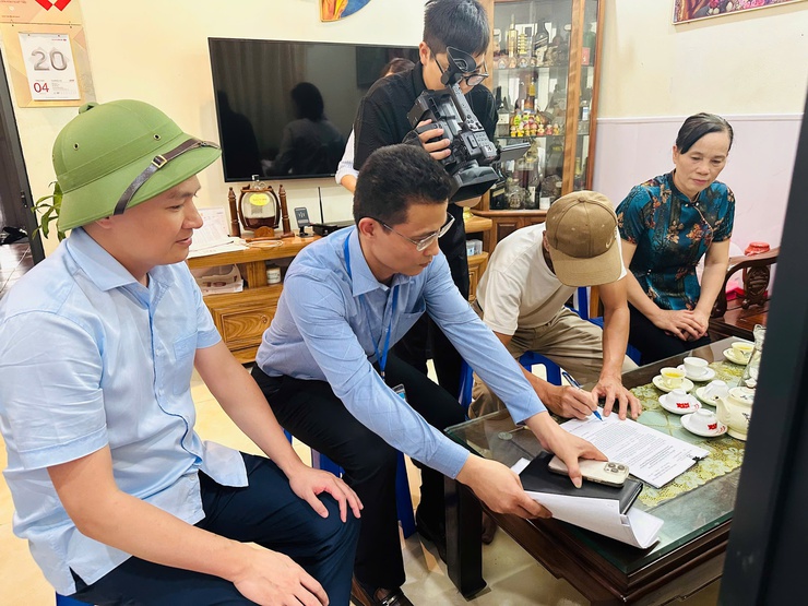 27 hộ dân đồng thuận ký biên bản tự nguyện bàn giao mặt bằng dự án nâng cấp, mở rộng Quốc lộ 21B- Ảnh 4.