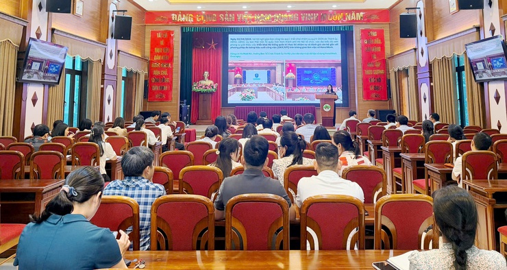 QUỐC OAI TỔ CHỨC TẬP HUẤN SỬ DỤNG NỀN TẢNG SỐ HANOIWORK: THÚC ĐẨY CHUYỂN ĐỔI SỐ TỪ CƠ SỞ- Ảnh 1.