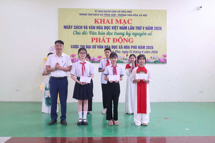 Xã Hoà Phú tổ chức Khai mạc Ngày Sách và Văn hóa đọc Việt Nam lần thứ 5 và Hội thi xếp sách nghệ thuật năm 2026- Ảnh 12.