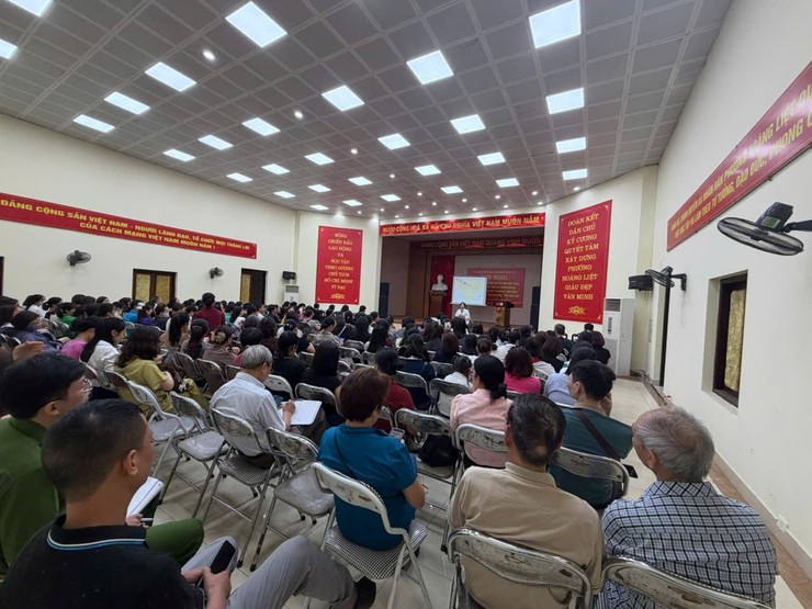 Phường Hoàng Liệt tổ chức Hội nghị tập huấn giám sát an toàn thực phẩm và hướng dẫn quy trình xét nghiệm nhanh an toàn thực phẩm cho Tổ giám sát cộng đồng, các cơ sở giáo dục trên địa bàn phường Hoàng Liệt năm 2026- Ảnh 1.