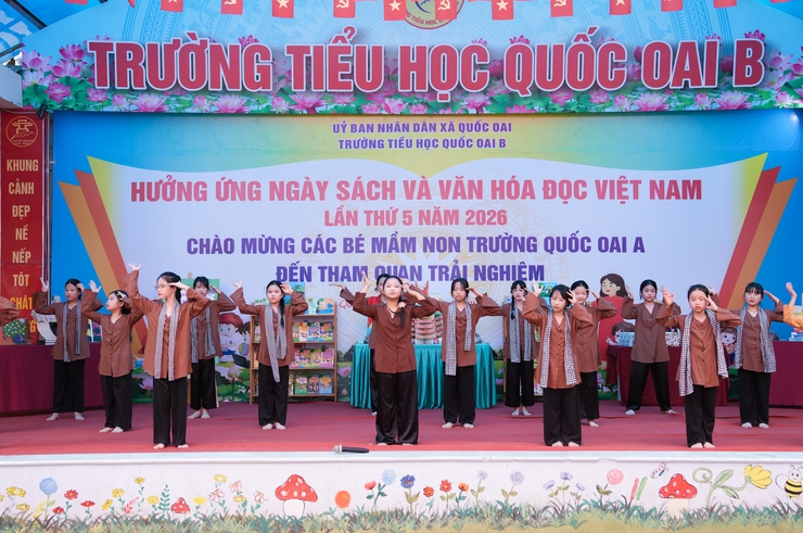 TRƯỜNG TIỂU HỌC QUỐC OAI B TỔ CHỨC NGÀY HỘI HƯỞNG ỨNG NGÀY SÁCH VÀ VĂN HÓA ĐỌC VIỆT NAM LẦN THỨ 5 NĂM 2026, CHÀO ĐÓN HỌC SINH MẦM NON THAM QUAN TRẢI NGHIỆM- Ảnh 17.