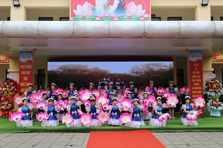 Lan tỏa văn hóa đọc từ Ngày Sách và Văn hóa đọc Việt Nam tại Xuân Mai- Ảnh 5.