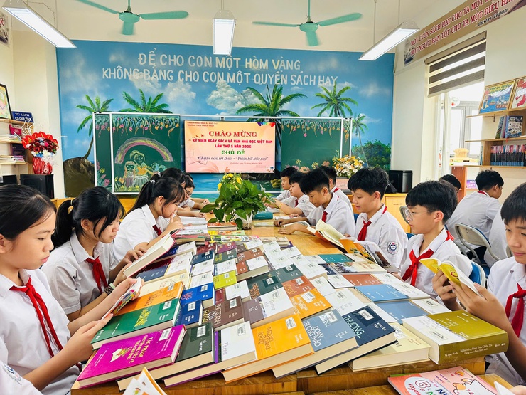 QUỐC OAI SÔI NỔI HƯỞNG ỨNG NGÀY SÁCH VÀ VĂN HÓA ĐỌC VIỆT NAM 2026: LAN TỎA TRI THỨC, KHƠI DẬY KHÁT VỌNG PHÁT TRIỂN- Ảnh 4.