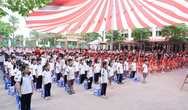 TRƯỜNG TIỂU HỌC QUỐC OAI B TỔ CHỨC NGÀY HỘI HƯỞNG ỨNG NGÀY SÁCH VÀ VĂN HÓA ĐỌC VIỆT NAM LẦN THỨ 5 NĂM 2026, CHÀO ĐÓN HỌC SINH MẦM NON THAM QUAN TRẢI NGHIỆM- Ảnh 1.