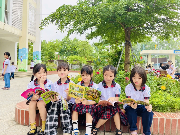 QUỐC OAI SÔI NỔI HƯỞNG ỨNG NGÀY SÁCH VÀ VĂN HÓA ĐỌC VIỆT NAM 2026: LAN TỎA TRI THỨC, KHƠI DẬY KHÁT VỌNG PHÁT TRIỂN- Ảnh 17.