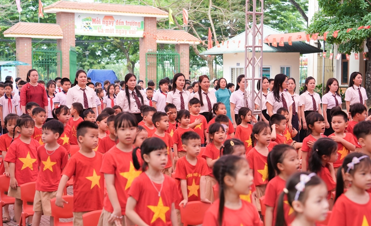 TRƯỜNG TIỂU HỌC QUỐC OAI B TỔ CHỨC NGÀY HỘI HƯỞNG ỨNG NGÀY SÁCH VÀ VĂN HÓA ĐỌC VIỆT NAM LẦN THỨ 5 NĂM 2026, CHÀO ĐÓN HỌC SINH MẦM NON THAM QUAN TRẢI NGHIỆM- Ảnh 3.