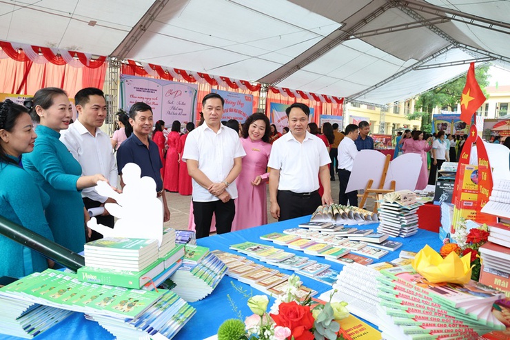 Lan tỏa văn hóa đọc từ Ngày Sách và Văn hóa đọc Việt Nam tại Xuân Mai- Ảnh 10.