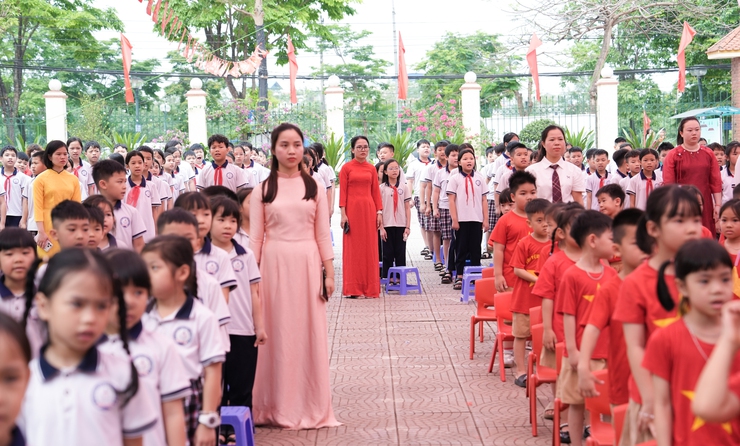 TRƯỜNG TIỂU HỌC QUỐC OAI B TỔ CHỨC NGÀY HỘI HƯỞNG ỨNG NGÀY SÁCH VÀ VĂN HÓA ĐỌC VIỆT NAM LẦN THỨ 5 NĂM 2026, CHÀO ĐÓN HỌC SINH MẦM NON THAM QUAN TRẢI NGHIỆM- Ảnh 4.