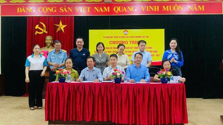 Uỷ ban MTTQ VN phường Tây  ký cam kết và ra quân triển khai thực hiện mô hình tự quản xây dựng địa bàn dân cư “Sáng - Xanh - Sạch - Đẹp” năm 2026- Ảnh 2.