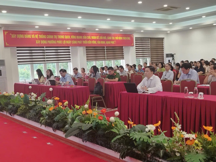 Hội nghị chuyên đề "Kỹ năng truyền đạt Chỉ thị, Nghị quyết của Đảng đối với đội ngũ báo cáo viên, tuyên truyền viên cơ sở'' trên địa bàn phường Phúc Lợi- Ảnh 4.