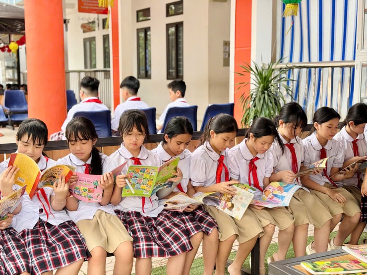 QUỐC OAI SÔI NỔI HƯỞNG ỨNG NGÀY SÁCH VÀ VĂN HÓA ĐỌC VIỆT NAM 2026: LAN TỎA TRI THỨC, KHƠI DẬY KHÁT VỌNG PHÁT TRIỂN- Ảnh 6.