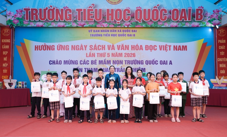 TRƯỜNG TIỂU HỌC QUỐC OAI B TỔ CHỨC NGÀY HỘI HƯỞNG ỨNG NGÀY SÁCH VÀ VĂN HÓA ĐỌC VIỆT NAM LẦN THỨ 5 NĂM 2026, CHÀO ĐÓN HỌC SINH MẦM NON THAM QUAN TRẢI NGHIỆM- Ảnh 7.