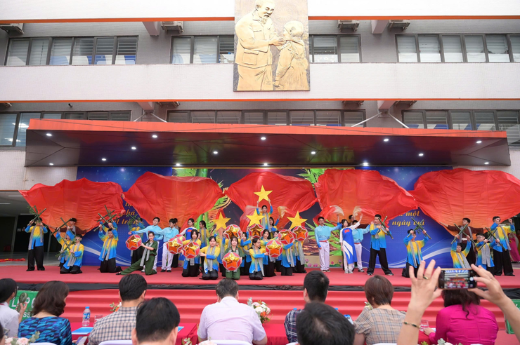 Trường THCS Trần Duy Hưng gửi gắm thông điệp “Từ những trang sách đến khoảng lặng trong tim” tại Ngày sách và văn hoá đọc năm 2026- Ảnh 1.