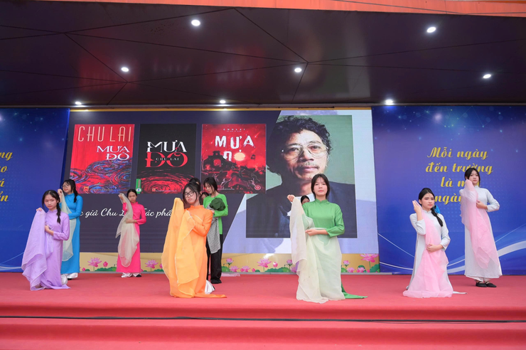 Trường THCS Trần Duy Hưng gửi gắm thông điệp “Từ những trang sách đến khoảng lặng trong tim” tại Ngày sách và văn hoá đọc năm 2026- Ảnh 2.