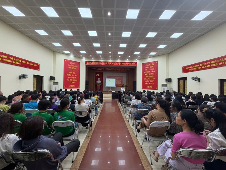 Phường Hoàng Liệt tổ chức Hội nghị tập huấn giám sát an toàn thực phẩm và hướng dẫn quy trình xét nghiệm nhanh an toàn thực phẩm cho Tổ giám sát cộng đồng, các cơ sở giáo dục trên địa bàn phường Hoàng Liệt năm 2026- Ảnh 3.