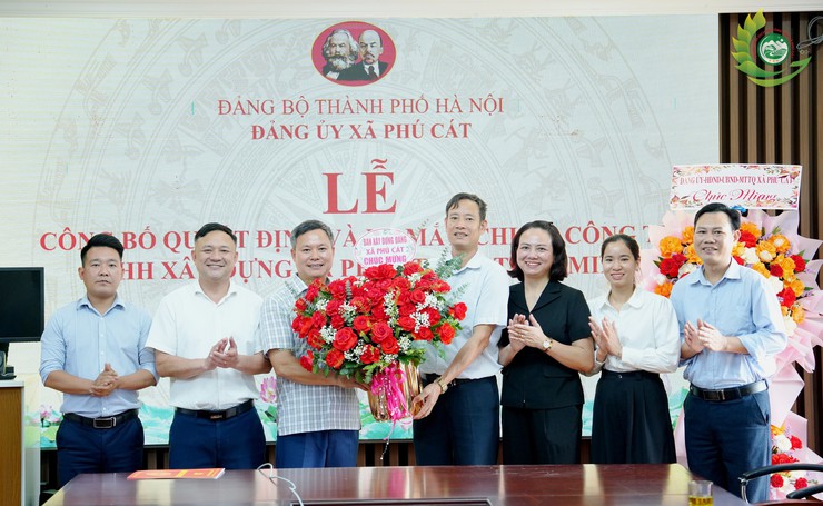 Phú Cát công bố Quyết định, ra mắt Chi bộ Công ty TNHH Xây dựng và Phát triển Tuấn Minh- Ảnh 4.