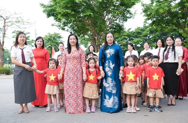 TRƯỜNG TIỂU HỌC QUỐC OAI B TỔ CHỨC NGÀY HỘI HƯỞNG ỨNG NGÀY SÁCH VÀ VĂN HÓA ĐỌC VIỆT NAM LẦN THỨ 5 NĂM 2026, CHÀO ĐÓN HỌC SINH MẦM NON THAM QUAN TRẢI NGHIỆM- Ảnh 8.