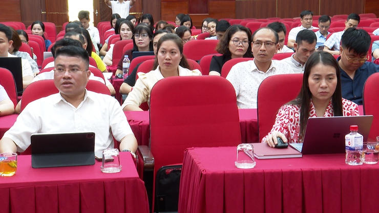 Hội nghị tập huấn sử dụng không gian làm việc số “HaNoi Work” cho lãnh đạo, công chức, viên chức, người lao động thuộc hệ thống chính trị xã Phú Xuyên.- Ảnh 2.