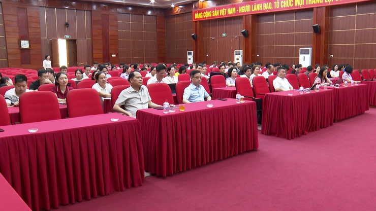 Hội nghị tập huấn sử dụng không gian làm việc số “HaNoi Work” cho lãnh đạo, công chức, viên chức, người lao động thuộc hệ thống chính trị xã Phú Xuyên.- Ảnh 1.