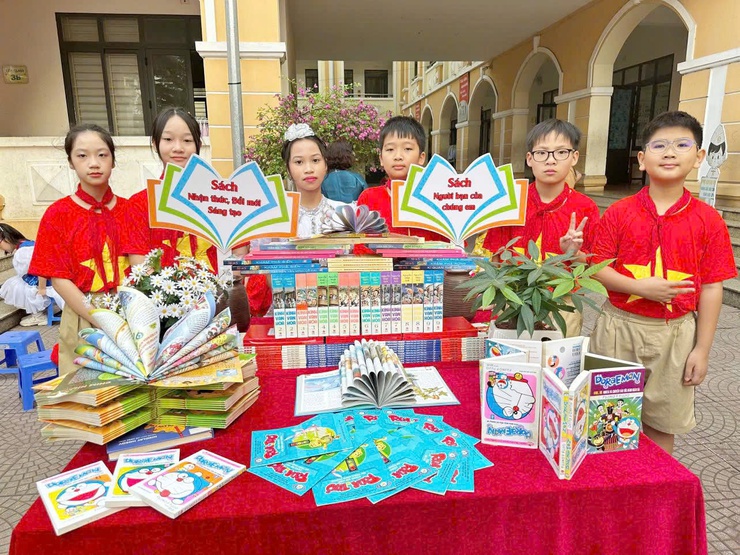 Trường Tiểu học Sơn Lộc tổ chức hội thi tuyên truyền giới thiệu sách và kể chuyện về Bác Hồ kính yêu- Ảnh 5.