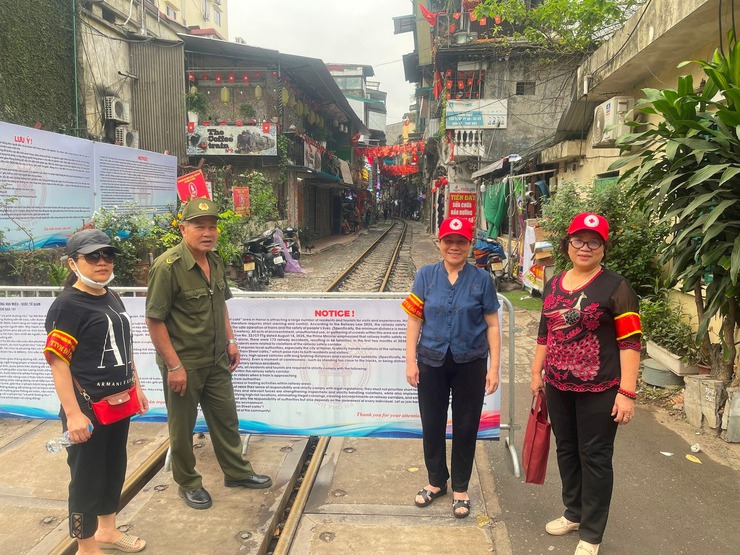 PHƯỜNG VĂN MIẾU - QUỐC TỬ GIÁM HƯỚNG TỚI NỀN NẾP ĐÔ THỊ BỀN VỮNG TỪ CƠ CHẾ TỰ QUẢN- Ảnh 2.