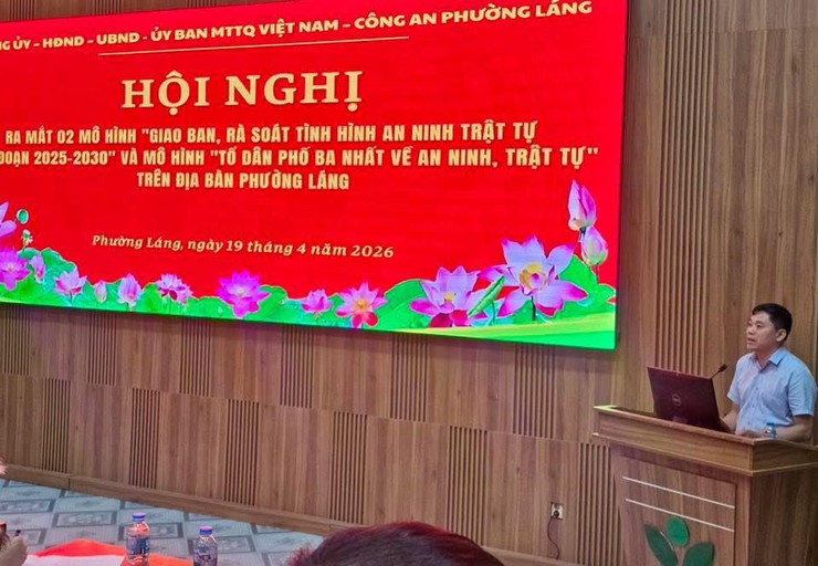 PHƯỜNG LÁNG TỔ CHỨC HỘI NGHỊ RA MẮT HAI MÔ HÌNH “GIAO BAN, RÀ SOÁT TÌNH HÌNH AN NINH TRẬT TỰ” GIAI ĐOẠN 2025–2030 VÀ “TỔ DÂN PHỐ BA NHẤT VỀ AN NINH, TRẬT TỰ”- Ảnh 1.
