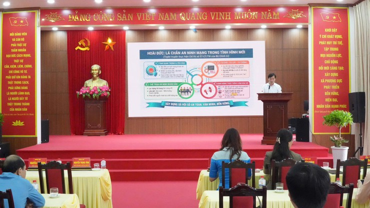 BAN THƯỜNG VỤ ĐẢNG ỦY XÃ TỔ CHỨC HỘI NGHỊ THÔNG TIN THỜI SỰ QUÝ I NĂM 2026, QUÁN TRIỆT CÁC CHỈ THỊ QUAN TRỌNG CỦA BAN BÍ THƯ- Ảnh 4.